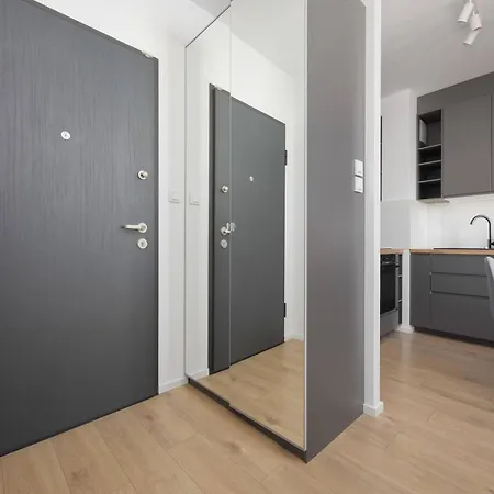 Apartment Elegant With Parking And Balcony By Renters Warsaw