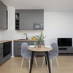 Elegant With Parking And Balcony By Renters *