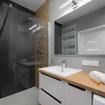 Elegant With Parking And Balcony By Renters Apartament