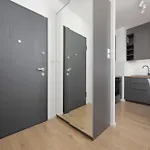 Apartamento Elegant With Parking And Balcony By Renters Varsóvia
