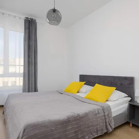 Lägenhet Elegant With Parking And Balcony By Renters Warszawa