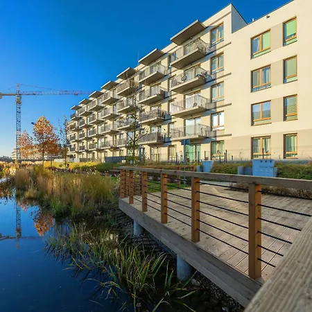 Elegant With Parking And Balcony By Renters * Varsóvia