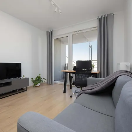 公寓 Elegant With Parking And Balcony By Renters *