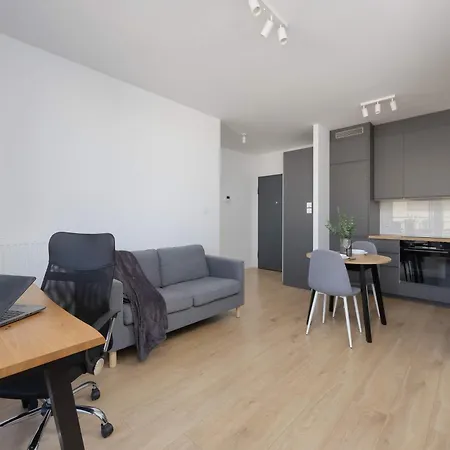 Elegant With Parking And Balcony By Renters Apartman