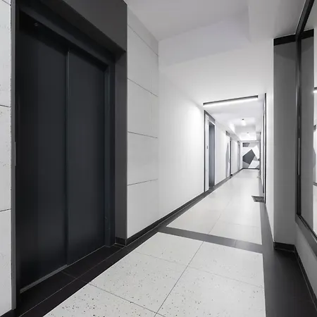 Elegant With Parking And Balcony By Renters Varsovie