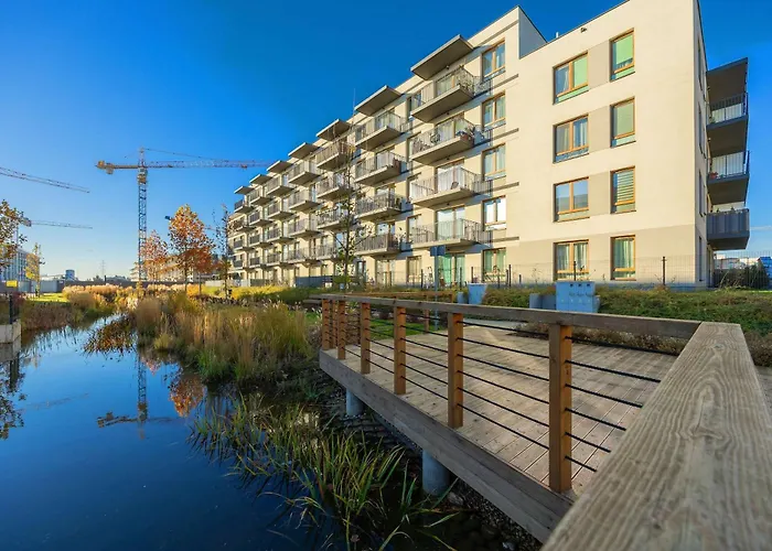 Elegant With Parking And Balcony By Renters * Varšava