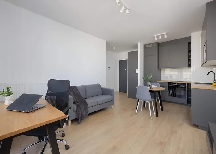 Elegant With Parking And Balcony By Renters Apartmán