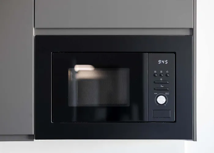 Elegant With Parking And Balcony By Renters Varšava