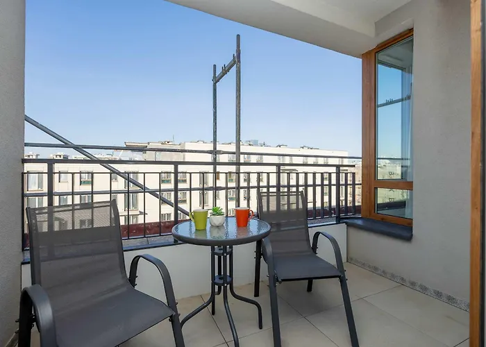 Elegant With Parking And Balcony By Renters Apartmán