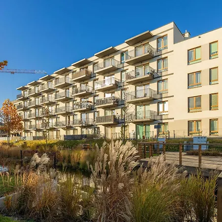 Elegant With Parking And Balcony By Renters Βαρσοβία