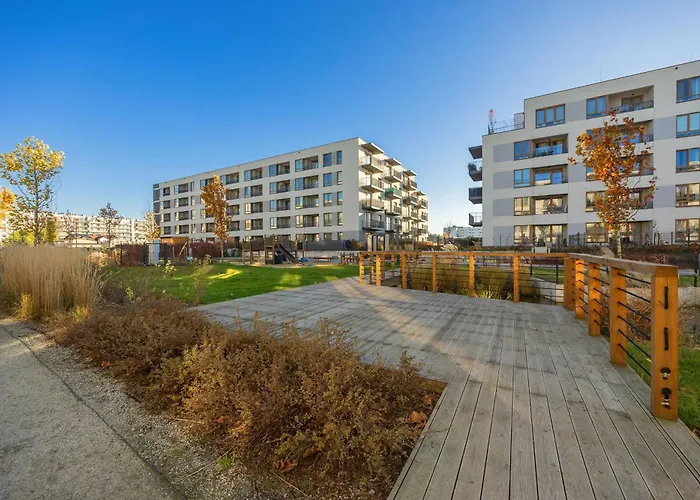 Elegant With Parking And Balcony By Renters Βαρσοβία